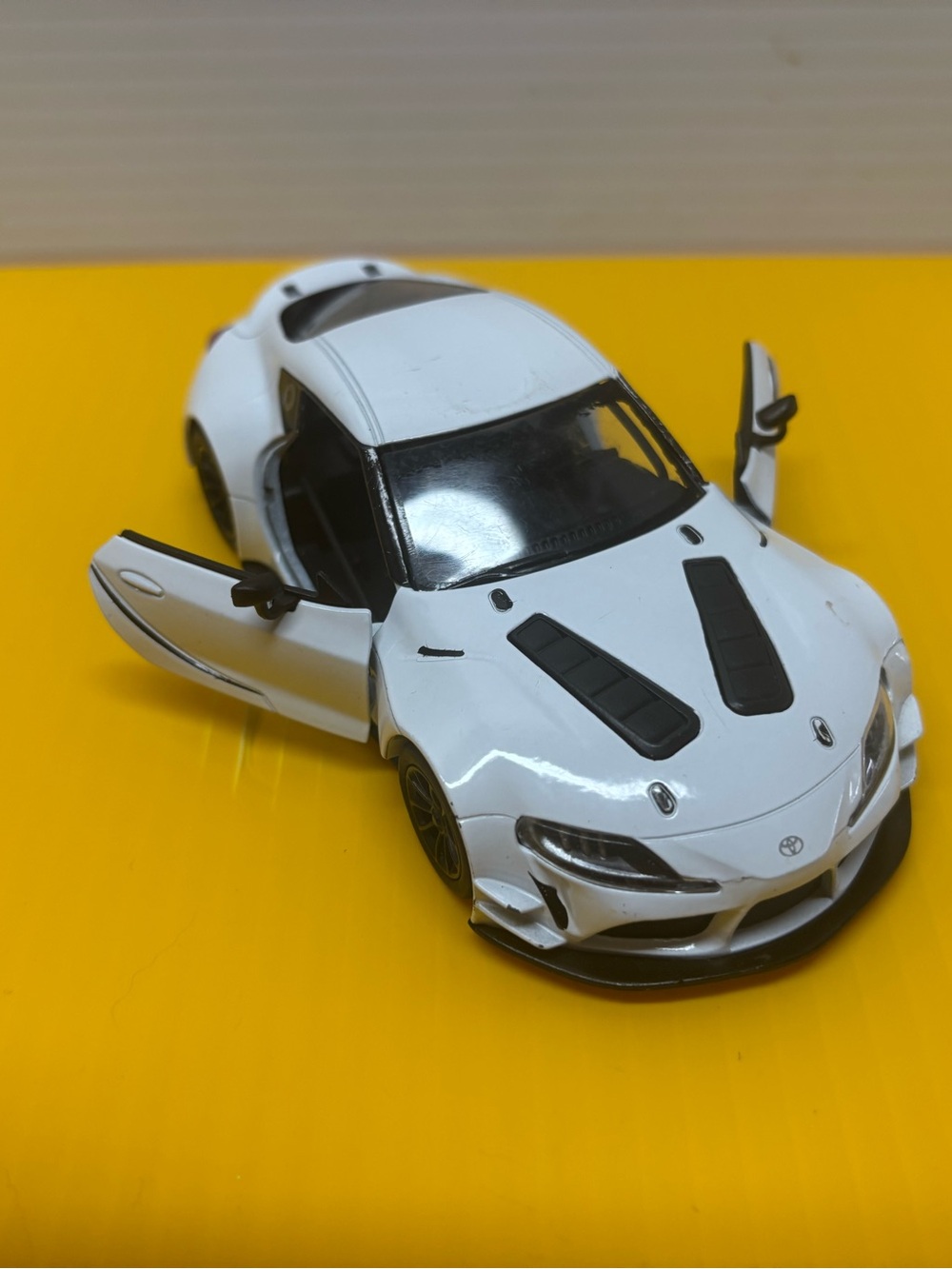 Toyota GR Supra Racing Concept White (BBKT5421DW) Kinsmart - 1:36 Scale Model
